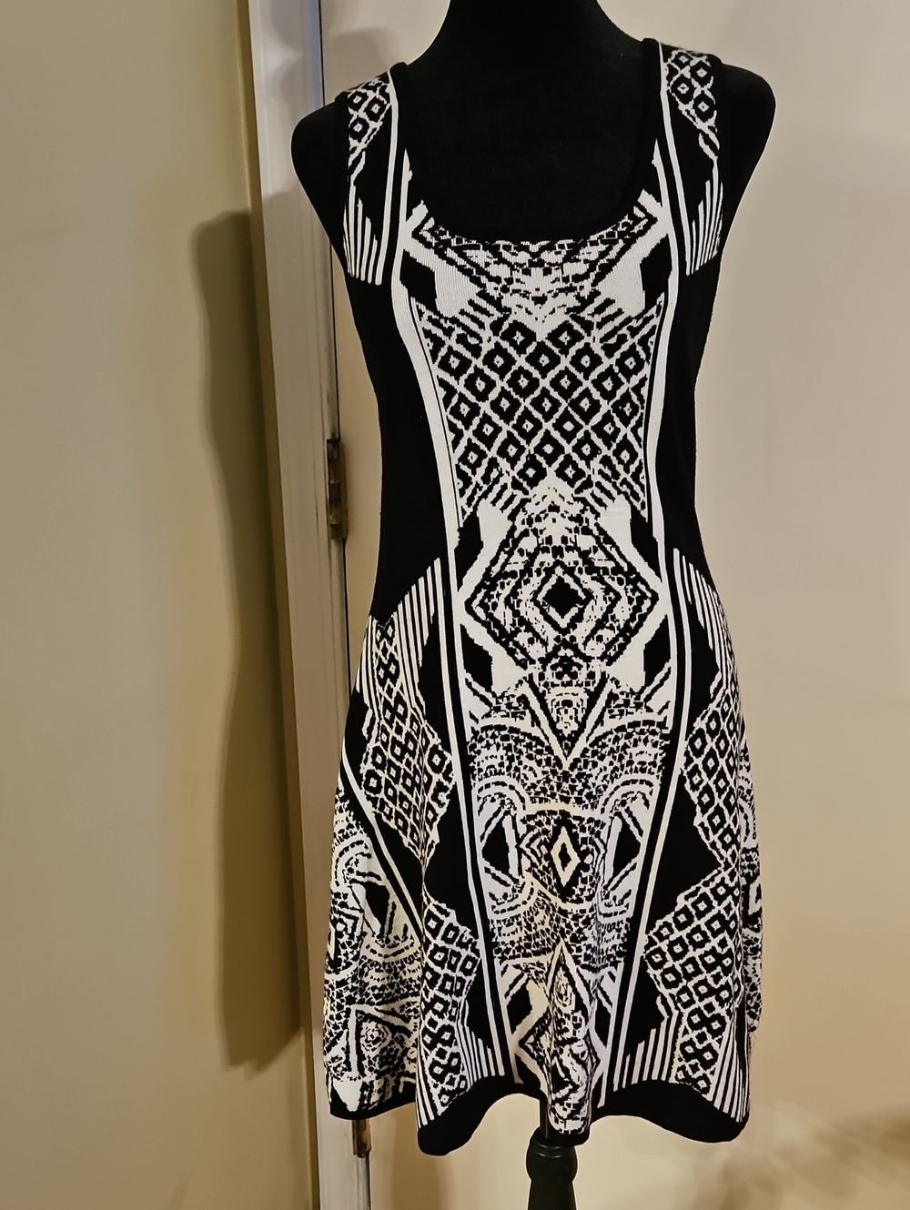 Love Fire Black White Geometric Knit Skater Dress L